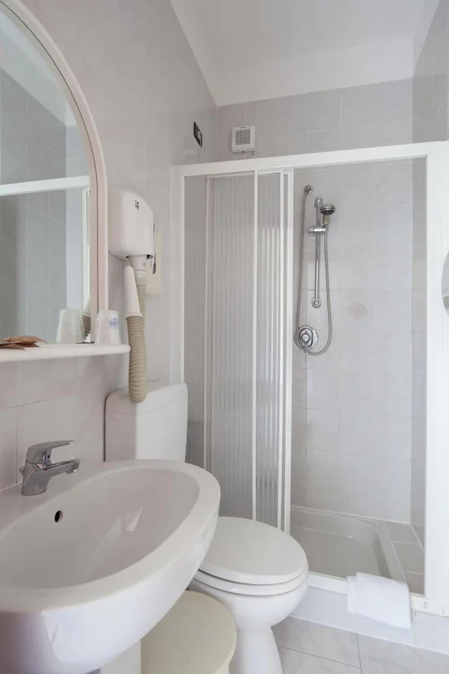 غرفة مفردة، Hotel Nella 9/10