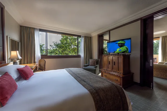 جناح فاخر بسرير كينج، The Cascades Hotel At Sun City Resort 1/3