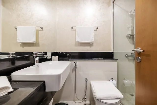 Deluxe, Studio, King Bed, Burj Khalifa View، Unlock Waterfront Edge Business bay 2/3