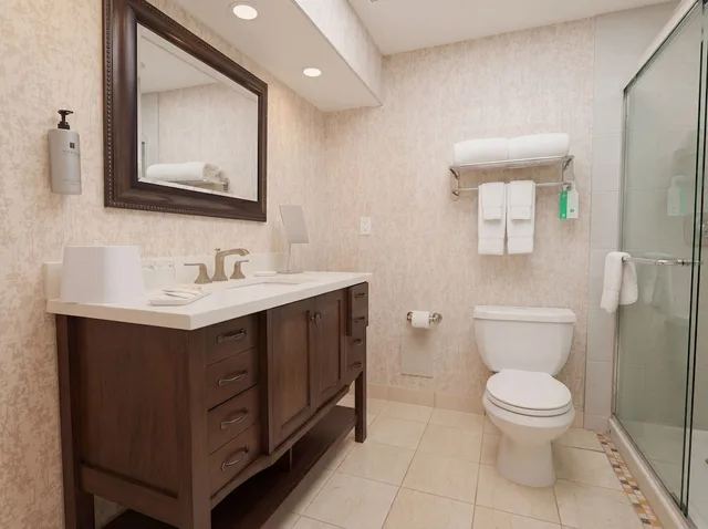غرفة قياسية بسرير كوين، Creekside Inn Palo Alto 7/7