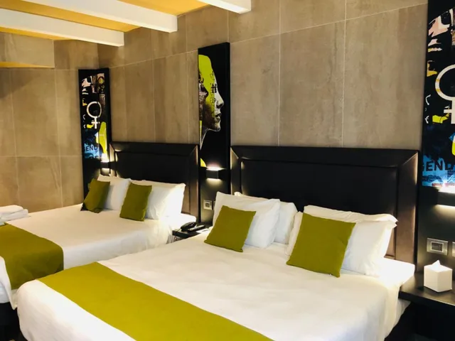 غرفة رباعية بسريرين كوين، Just Hotel Milano 3/4
