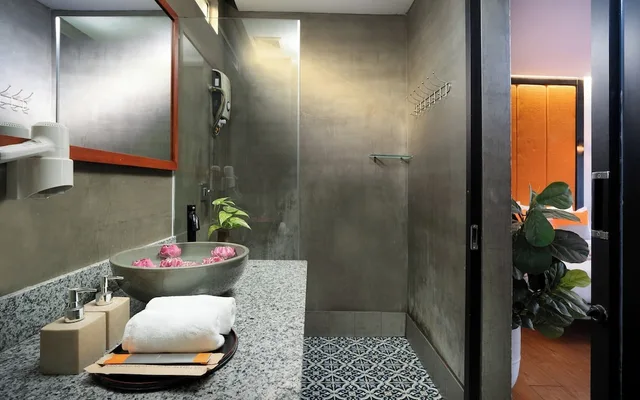استوديو بسرير كينج بإطلالة على المسبح بشرفة، Central Corner D Angkor 9/9