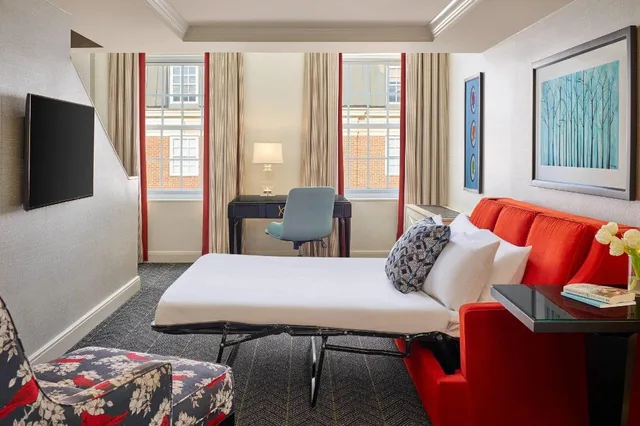 1 Bedroom, Bi Level, Loft, King Bed, Sofa, Jetted Tub، The Alexandrian Old Town Alexandria Autograph Collection 1/2