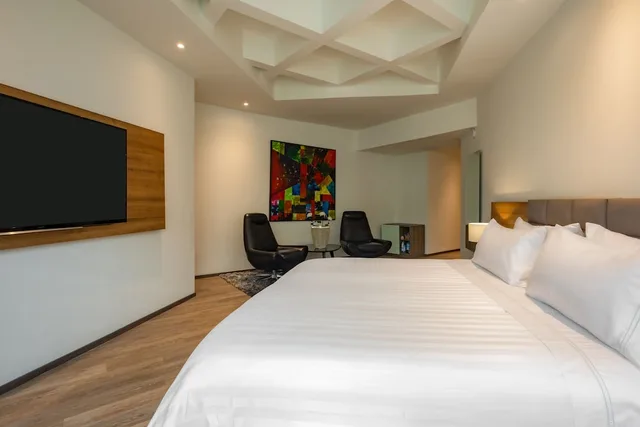 Junior Suite, King Bed, GHL Hotel Porton Medellin 1/5