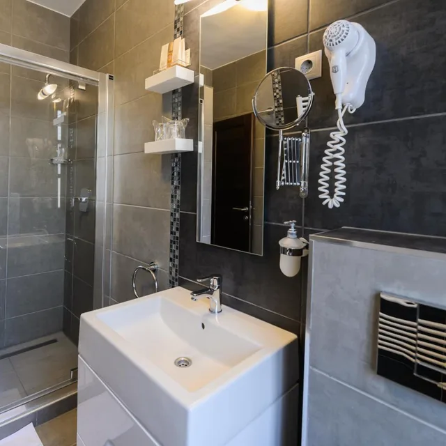 Deluxe, Double Bed, with Extra Bed, Attic، Villa Volgy 5/6