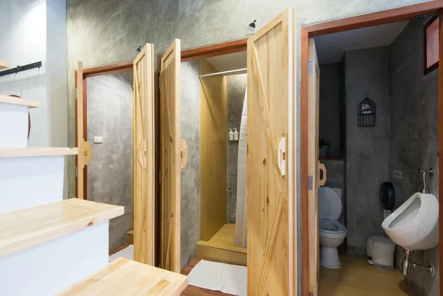 سكن مشترك بخمسة أسرّة للنساء، Barn And Bed Hostel 5/8