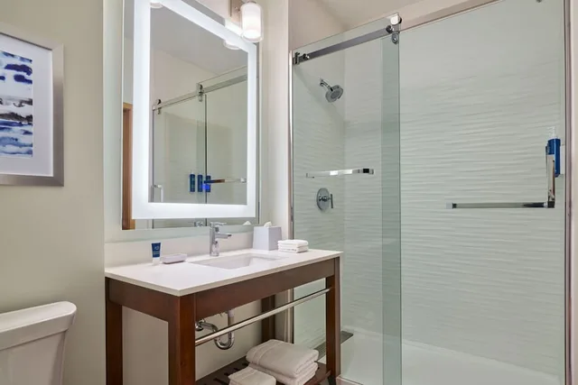 Design, 2 Queen Beds، FOUR POINTS BY SHERATON HOUSTON INTERCONTINENTAL AIRPORT 4/7