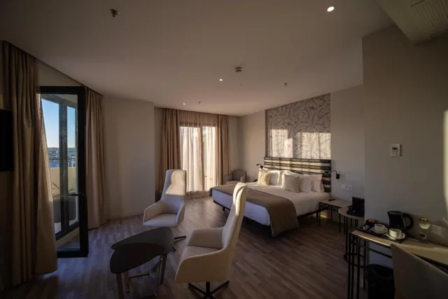 Junior Suite 2ad 1ch، Abba Sevilla Hotel 2/3