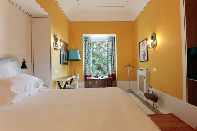 غرفة سوبيريور بسرير كينج بإطلالة على الفناء، Capri Tiberio Palace - The Leading Hotels of the World 7/8