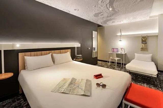 غرفة قياسية بسرير مزدوج وسرير فردي، Ibis Paris Gare De L Est 10Eme 2/7