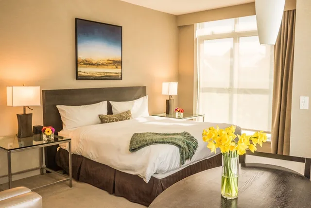 Suite, King Bed, Town View، Sidney Pier Hotel & Spa 1/7