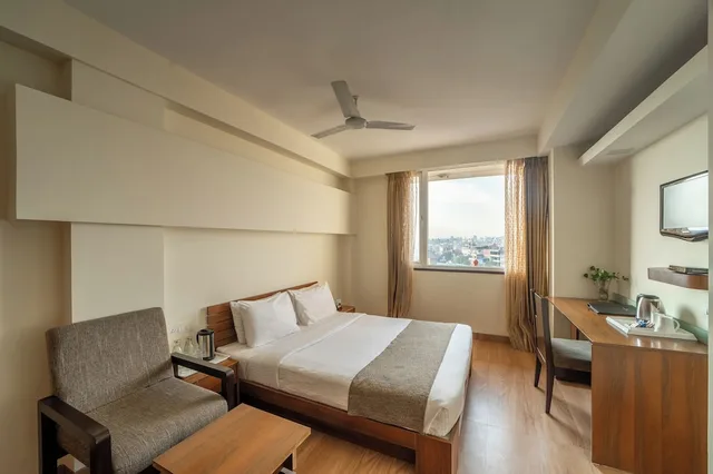 غرفة سوبيريور بسرير كوين، Whispering Palms Jaipur Hotel 6/10