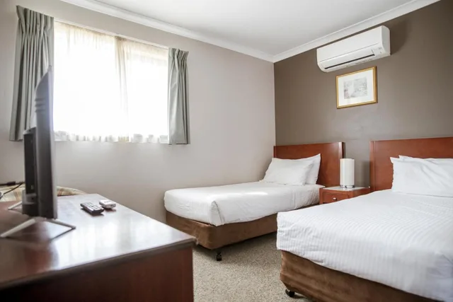 شقة بغرفتي نوم، Hospitality Inn Geraldton SureStay Collection by Best Western 1/2