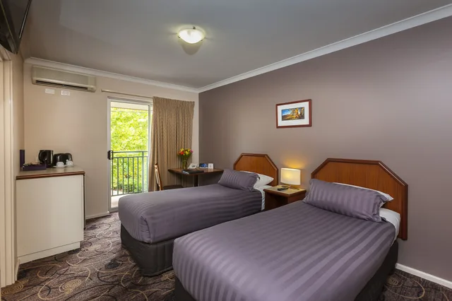 غرفة قياسية بسريرين منفصلين، Quality Hotel Bayswater 2/7