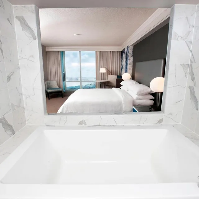Premier, King Bed, Falls View، Niagara Falls Marriott on The Falls 3/6