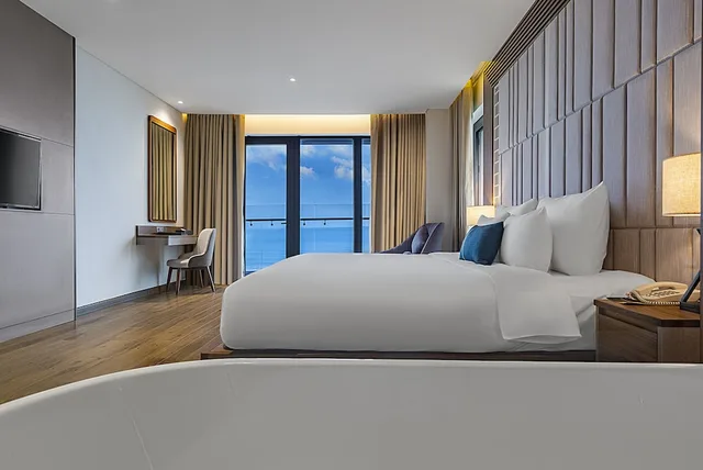 Grand, Ocean, Executive, King Bed, Queen Bed، Peninsula Hotel Danang 5/8