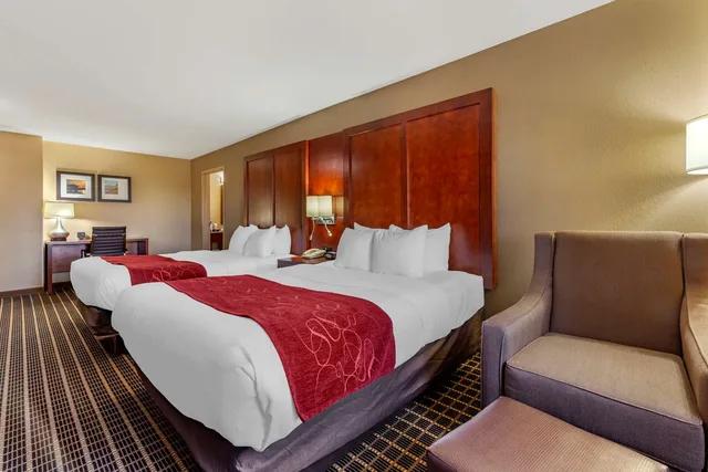 غرفة بسريرين كوين، Comfort Suites Delavan Lake Geneva Area 2/3