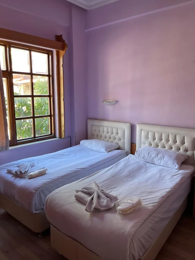 Superior, Multiple Beds، Karyatit 1/8