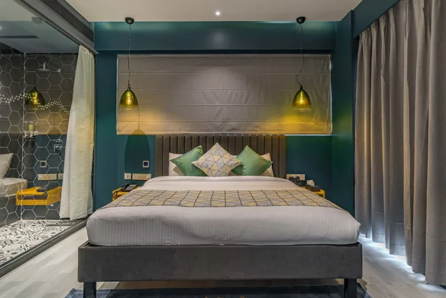 جناح بسرير كوين، Hotel Bl 2/3