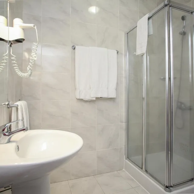 غرفة ثلاثية، RESIDENCIAL SAO MIGUEL 3/6