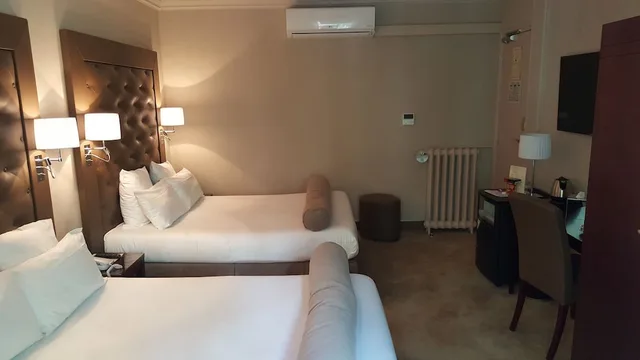 Executive, 1 Queen and 1 Murphy Bed, Queen Murphy Bed، Hotel Saint Cyr Etoile 4/10