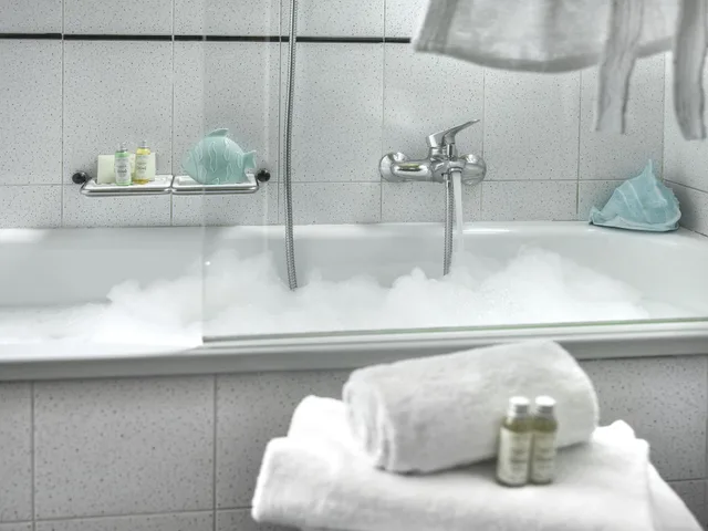 Deluxe, Double or Twin Bed, 2 Bathrooms، Hotel Ristorante Alcide 2/2