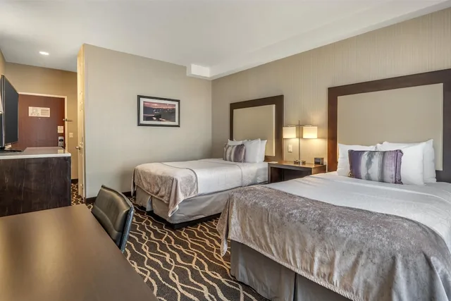 غرفة قياسية بسريرين مزدوجين، Best Western Plus Hotel at the Convention Center 4/9
