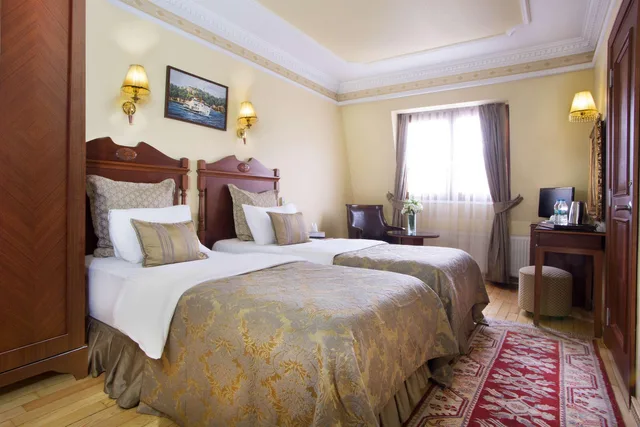 غرفة ثلاثية بثلاثة أسرّة، Best Western Empire Palace 2/3