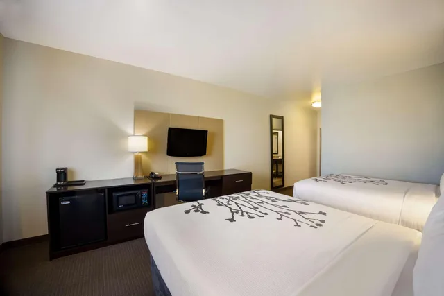 غرفة بسريرين كوين، Sleep Inn & Suites Colby 4/4