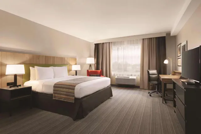 استوديو بسرير كينج، Country Inn and Suites By Radisson Belleville ON 1/3