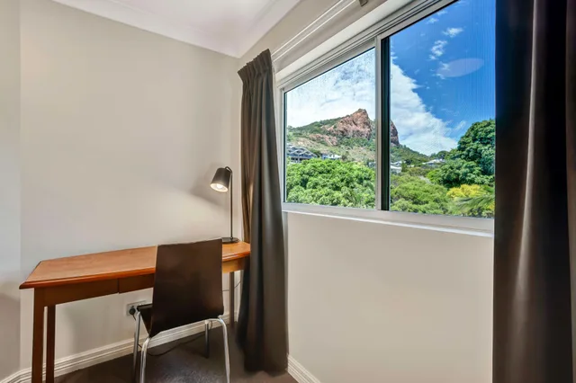 1 Bedroom, Apartment, Queen Bed, Two Story, Dining Area, Kitchen, Bathtub، City Oasis Inn Townsville SureStay Collection by BW 3/5