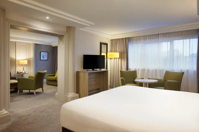 1 Bedroom, Suite, Doubletree By Hilton Glasgow Central 4/7