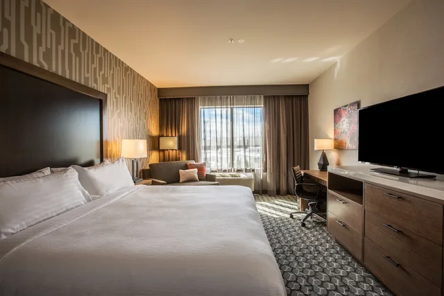 غرفة قياسية بسرير كينج لذوي الإعاقة، Holiday Inn Portland West Hillsboro 2/4
