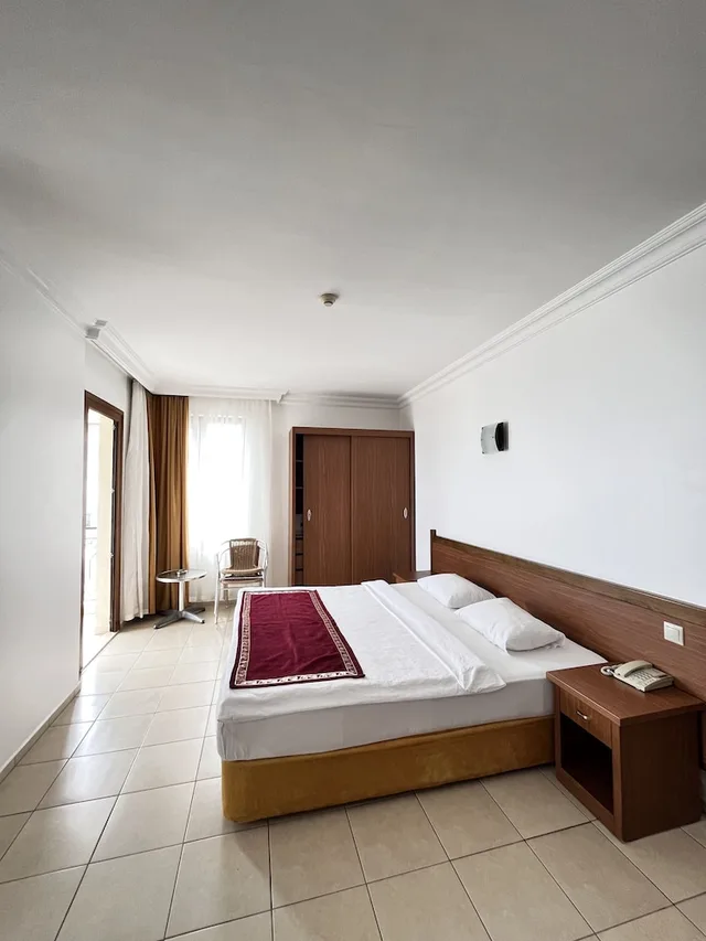 جناح جونيور بسرير كينج بإطلالة على البحر مع أريكة، Hotel Royal Hill 3/10