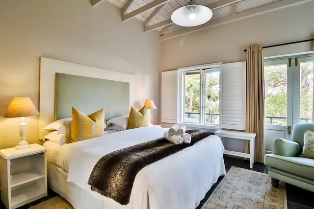 غرفة ديلوكس بسرير كينج، Hermanus Lodge on the Green 1/4