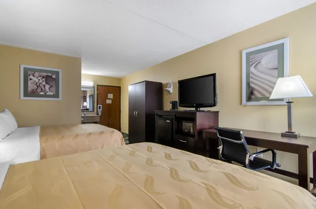 غرفة قياسية بسريرين كوين، Quality Inn Merriam Kansas City 6/10