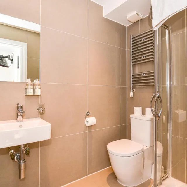 غرفة بريميوم بسريرين منفصلين، Chelsea Guest House 9/10