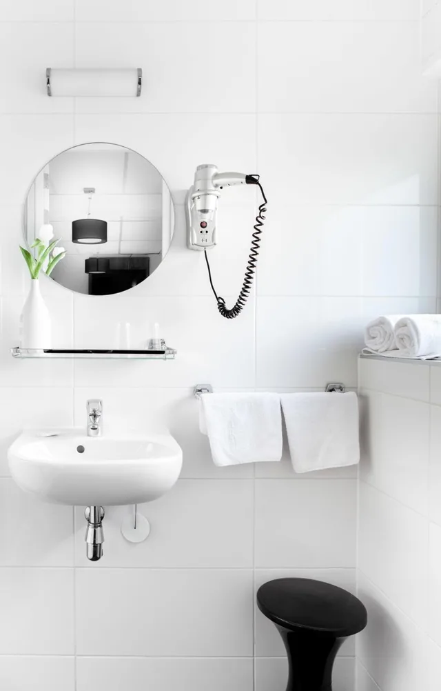 غرفة قياسية بسرير كوين، Hotel Victorie 6/6