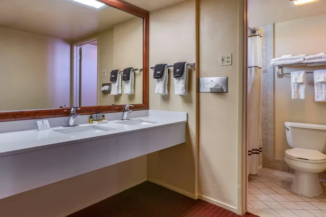 Room, Double Bed, Best Western Plus King's Inn & Suites 7/9