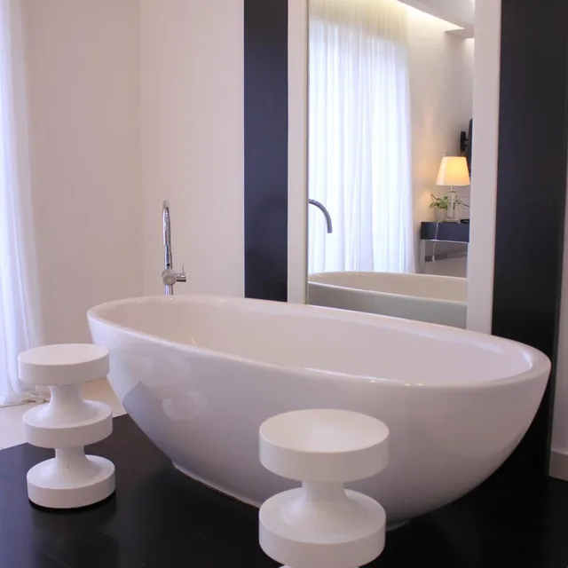 جناح ملكي، Hotel Royal Paestum 5/9