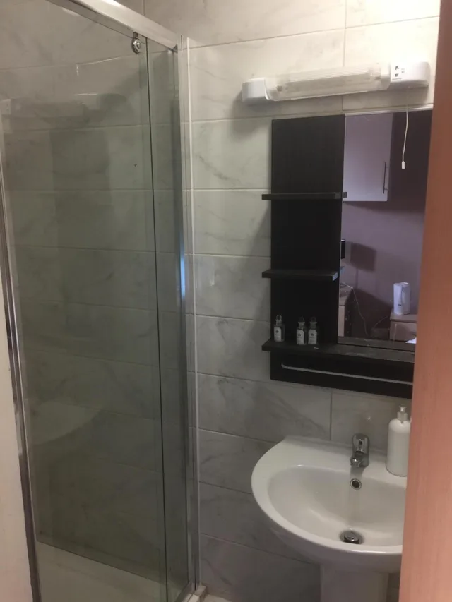 Room, Quadruple, Pacific Inn London Heathrow (ex. Essex Inn Hotel) 6/6