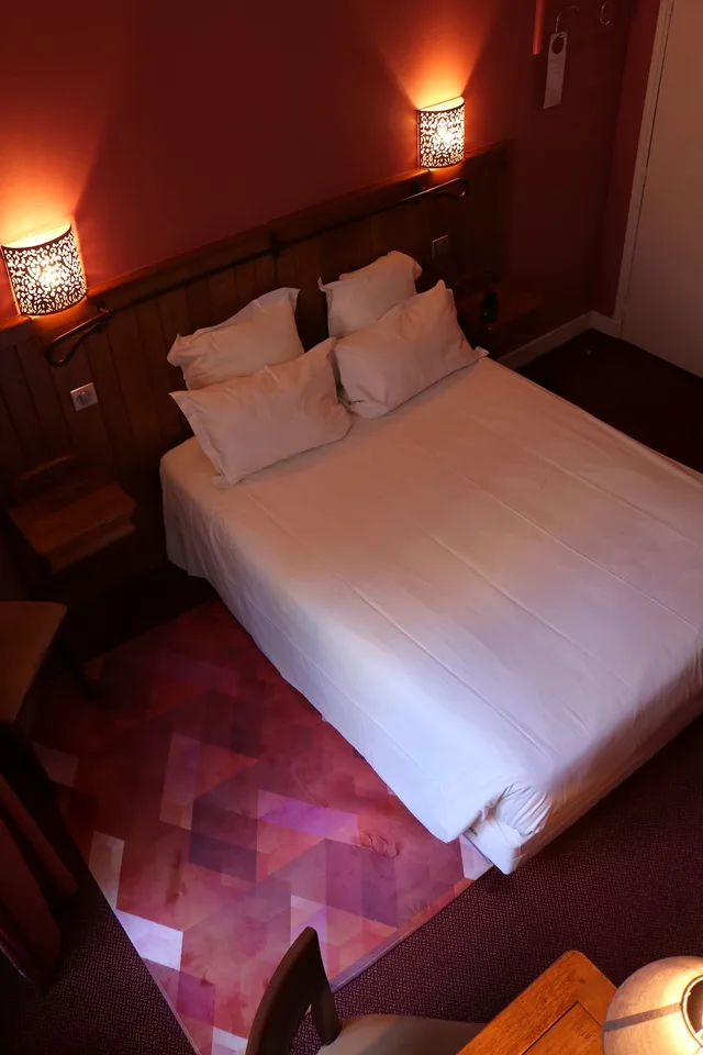 House, Double Bed، La Mere Poulard 3/7