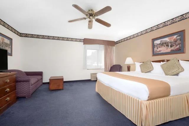 غرفة بسرير كينج، Baymont By Wyndham La Crosse/Onalaska 1/6