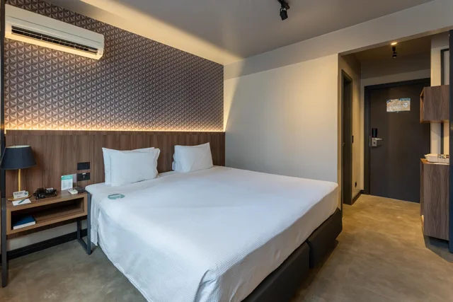 غرفة قياسية بسرير مزدوج، Hotel Deville Business Maringa 1/3
