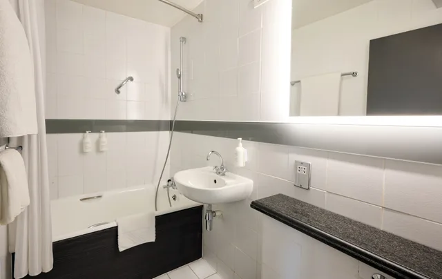 غرفة عائلية، Thistle Express London Luton 8/8