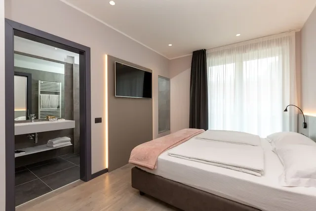 Comfort, Twin Beds, Balcony, Garda Life 3/10