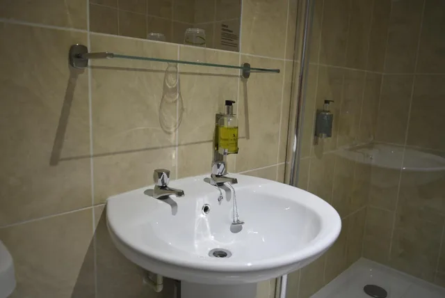 غرفة بسريرين منفصلين لذوي الإعاقة، Stallingborough Grange Hotel 3/5