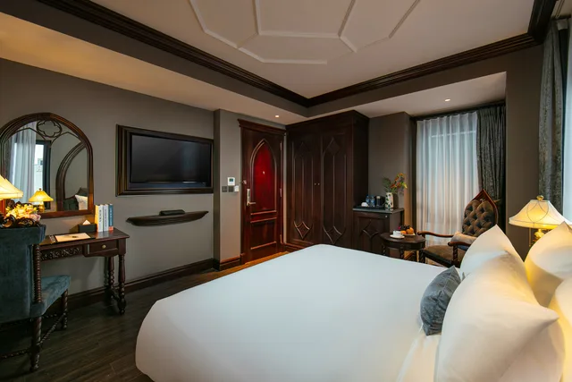 غرفة كلاسيكية بسرير كينج، Le Chanvre Hanoi Hotel & Spa 1/2