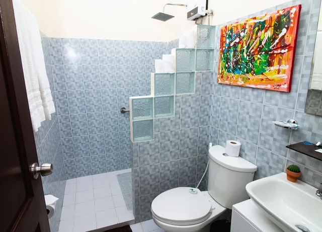 Sierra, Suite, 1 Queen and 1 Single Bed، Sierra Hotel 3/3
