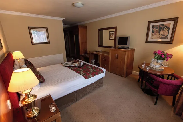 غرفة مفردة بسرير مزدوج، Great National Hamlet Court Hotel 2/3